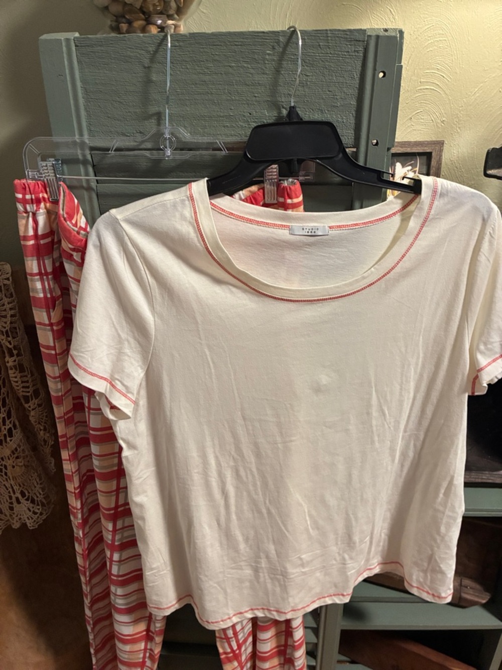 Women’s Cream Short-Sleeve Pajama Top with Pink Trim